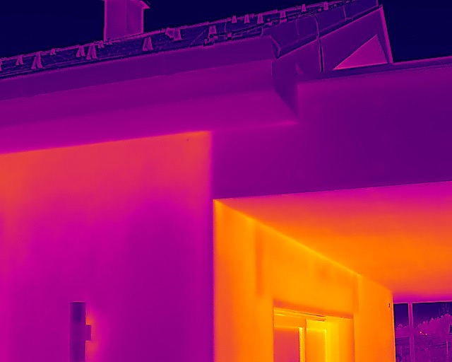 Drohnen-Thermografie Fassade – Wärmebildanalyse
